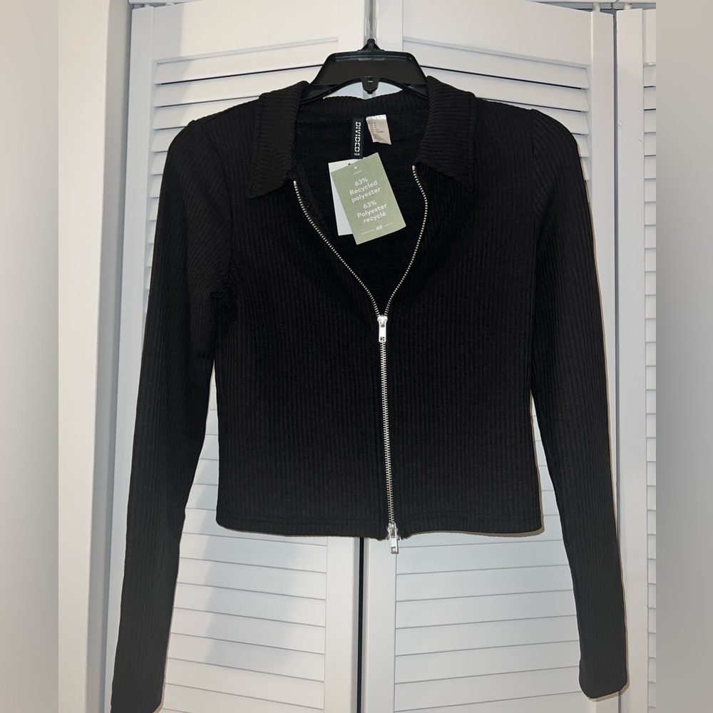Black H&M Crop Zip-Up Long Sleeve Shirt